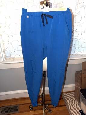 FIGS Tansen Men’s Jogger Scrub Pants in Royal Blue Size Medium
